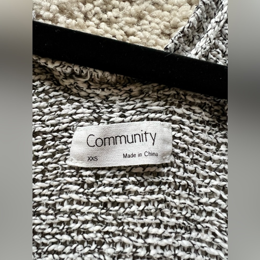 Community Cape - Picture 2 of 4